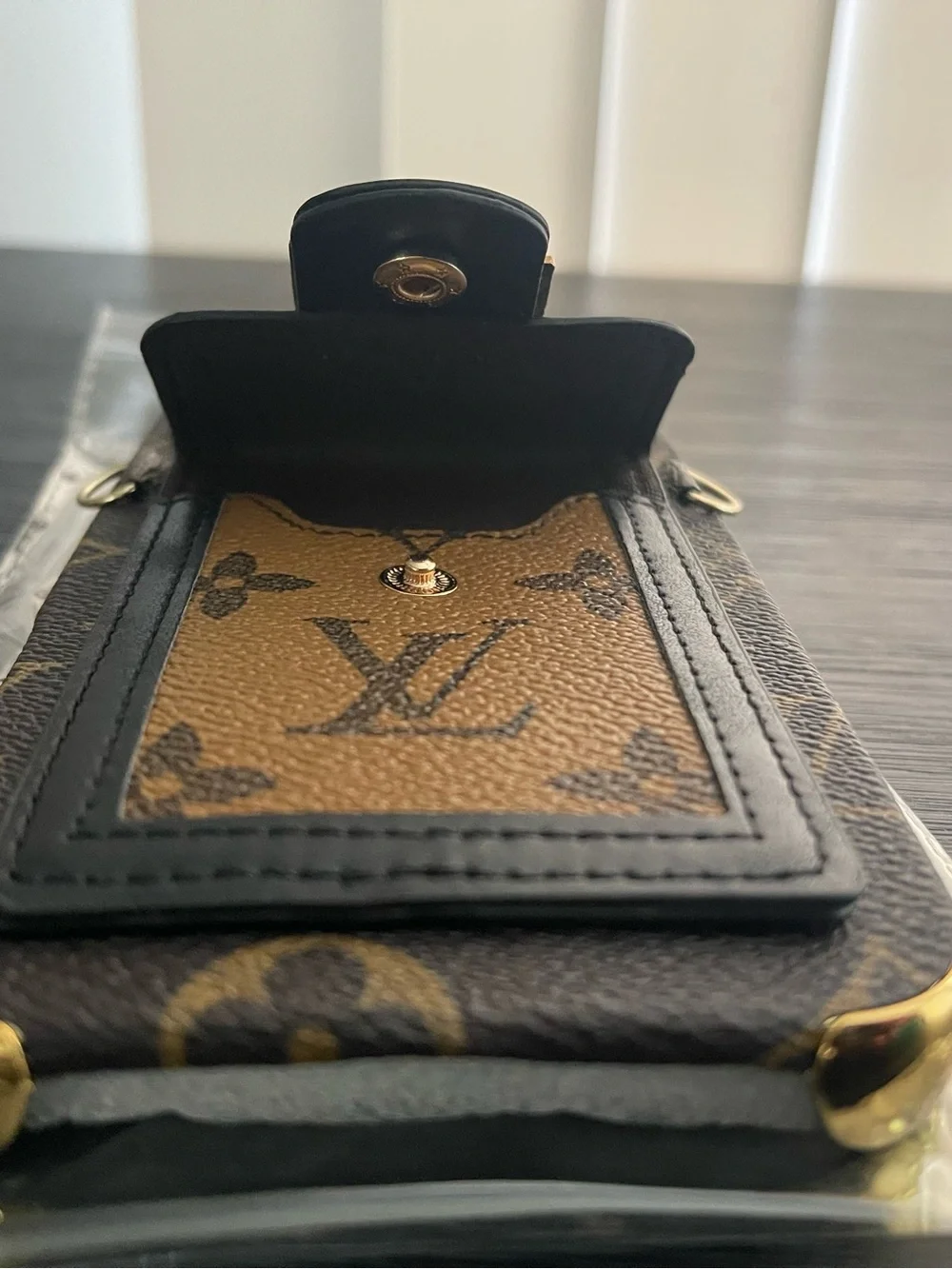 iPhone 17pro max crossbody wallet phone case
